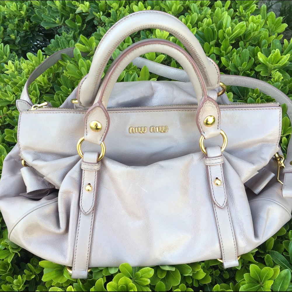 ❤️‍🔥FLASH SALE❤️‍🔥 🎀MIU MIU🎀 Signa. Lamb Skin Bow Satchel Large